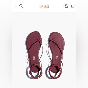 NWT TKEES ROE SANDALS